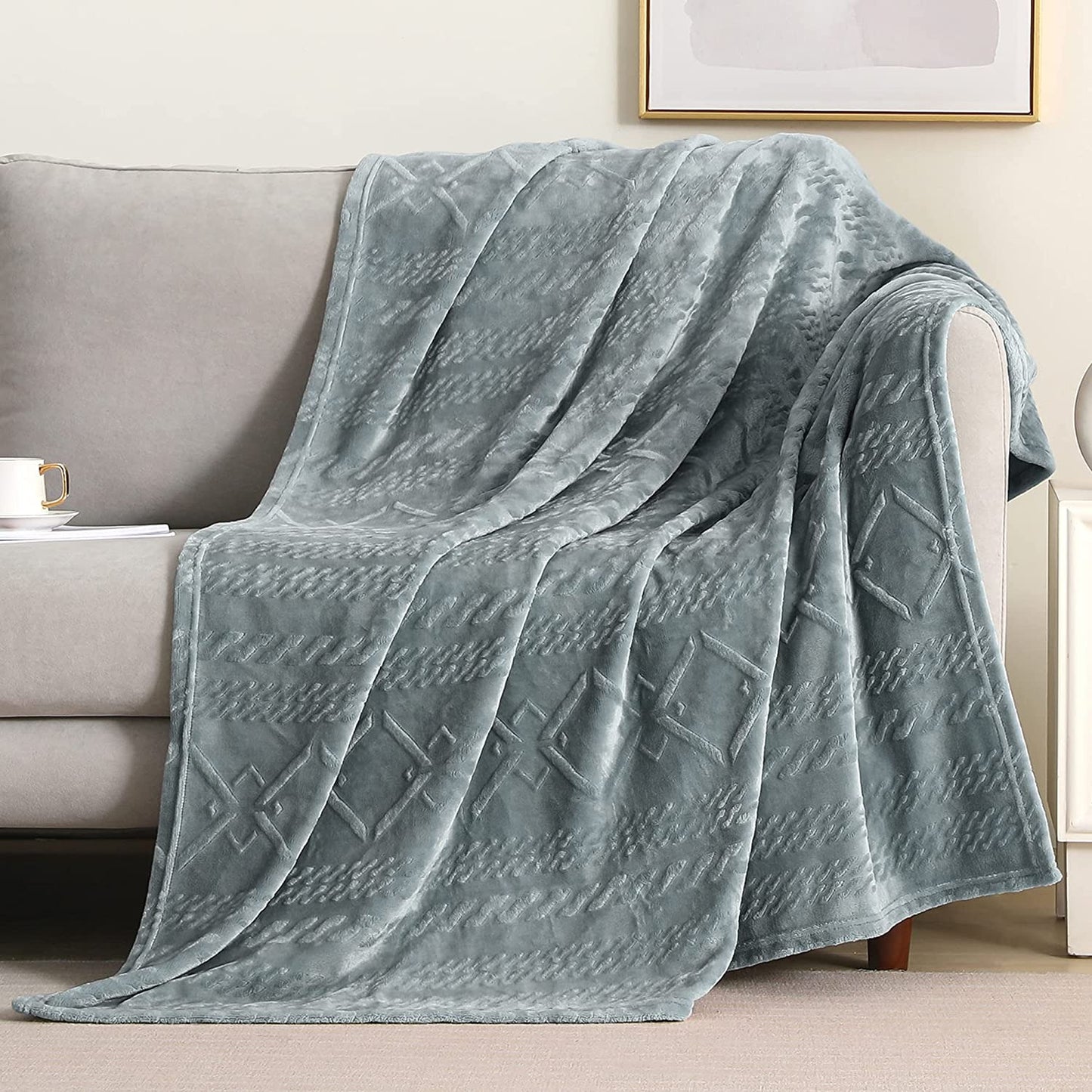 Exclusivo Mezcla Soft Throw Blanket, Large Fuzzy Fleece Blanket, Decorative Geometry Pattern Plush Throw Blanket for Couch/Sofa/Bed, 50x60 Inches,Silver Grey