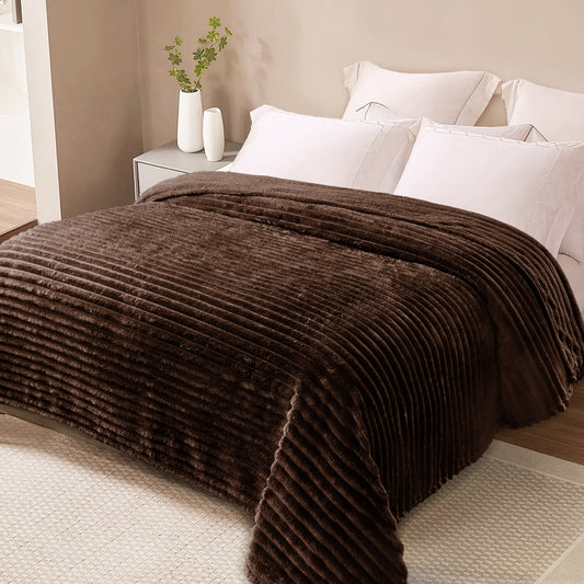 Exclusivo Mezcla King Size Flannel Fleece Blanket, Super Soft 3D Striped Jacquard Bed Blanket, Lightweight Fuzzy Cozy Blankets for All Seasons, 90x104 Inches, Coffee Blanket