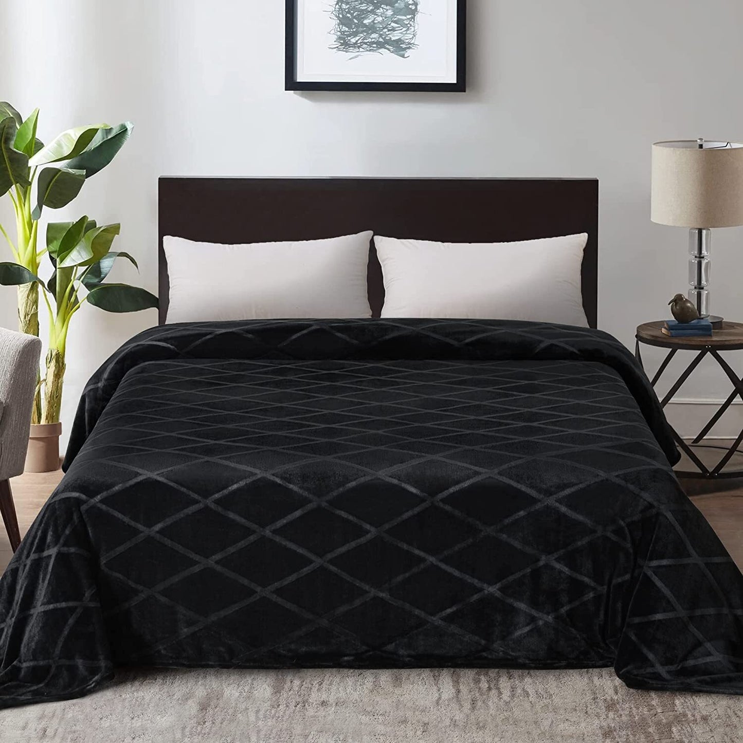 Exclusivo Mezcla Queen Size Flannel Fleece Blanket, 90x90 Inches Soft Diamond Geometry Pattern Velvet Plush Blanket for Bed, Cozy, Warm, Lightweight and Decorative Black Blanket