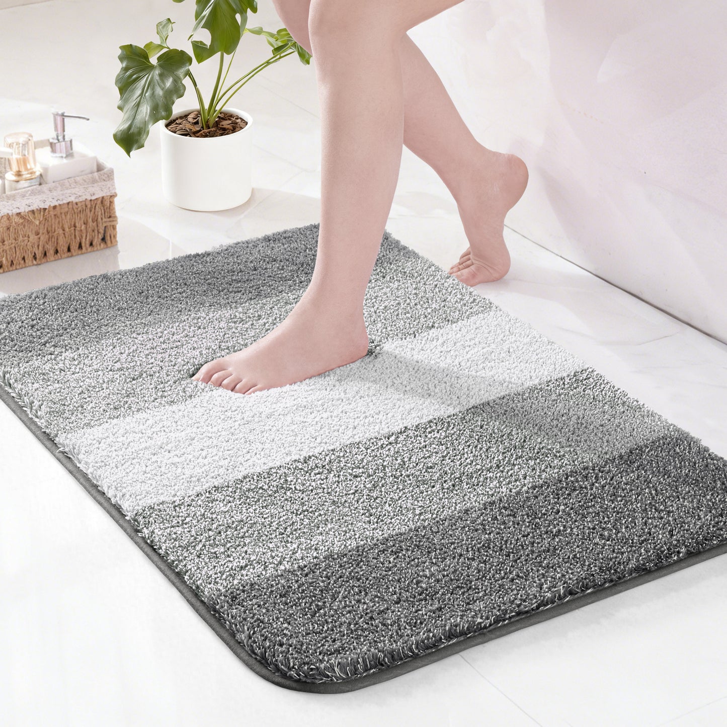 Exclusivo Mezcla Bathroom Rugs Mat 17x24, Extra Soft Non Slip Absorbent Water Microfiber Bath Rugs, Machine Washable Quick Dry Bath Mats for Bathroom Floor, Shower, Home Decor, Gradient Grey