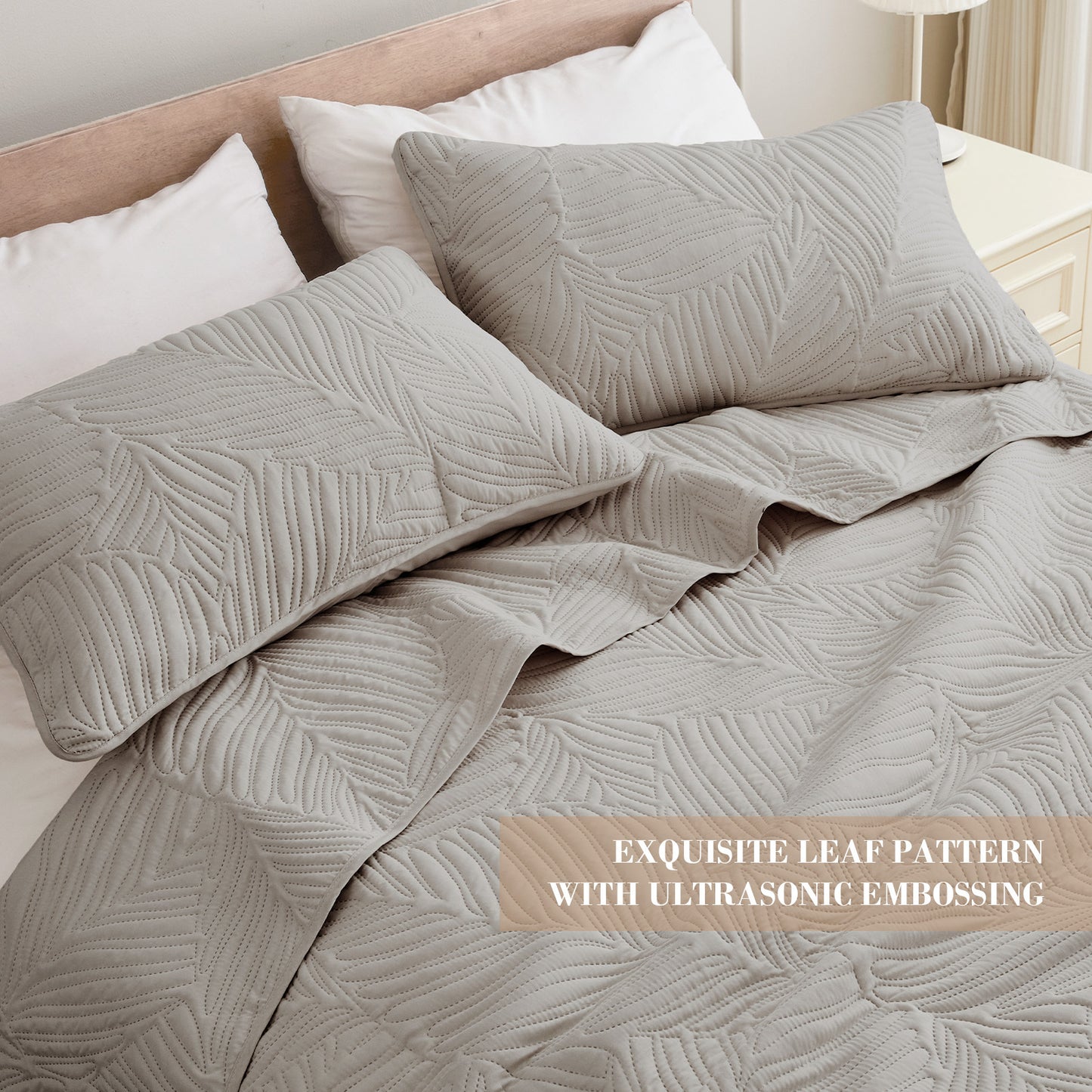 Exclusivo Mezcla Ultrasonic Full Queen Size Quilt Set Light Grey, 3 Pieces Lightweight Bedspread Leaf Pattern Bed Cover Soft Microfiber Coverlet Bedding Set for All Seasons