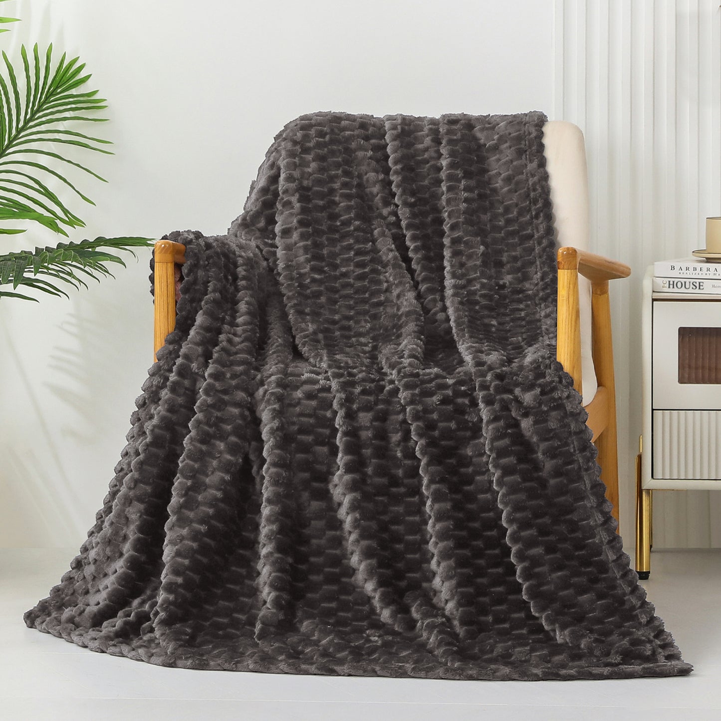 Exclusivo Mezcla Large Soft Fleece Throw Blanket, 50x70 Inches Stylish Jacquard Throw Blanket for Couch, Cozy, Warm, Lightweight and Decorative Grey Blanket