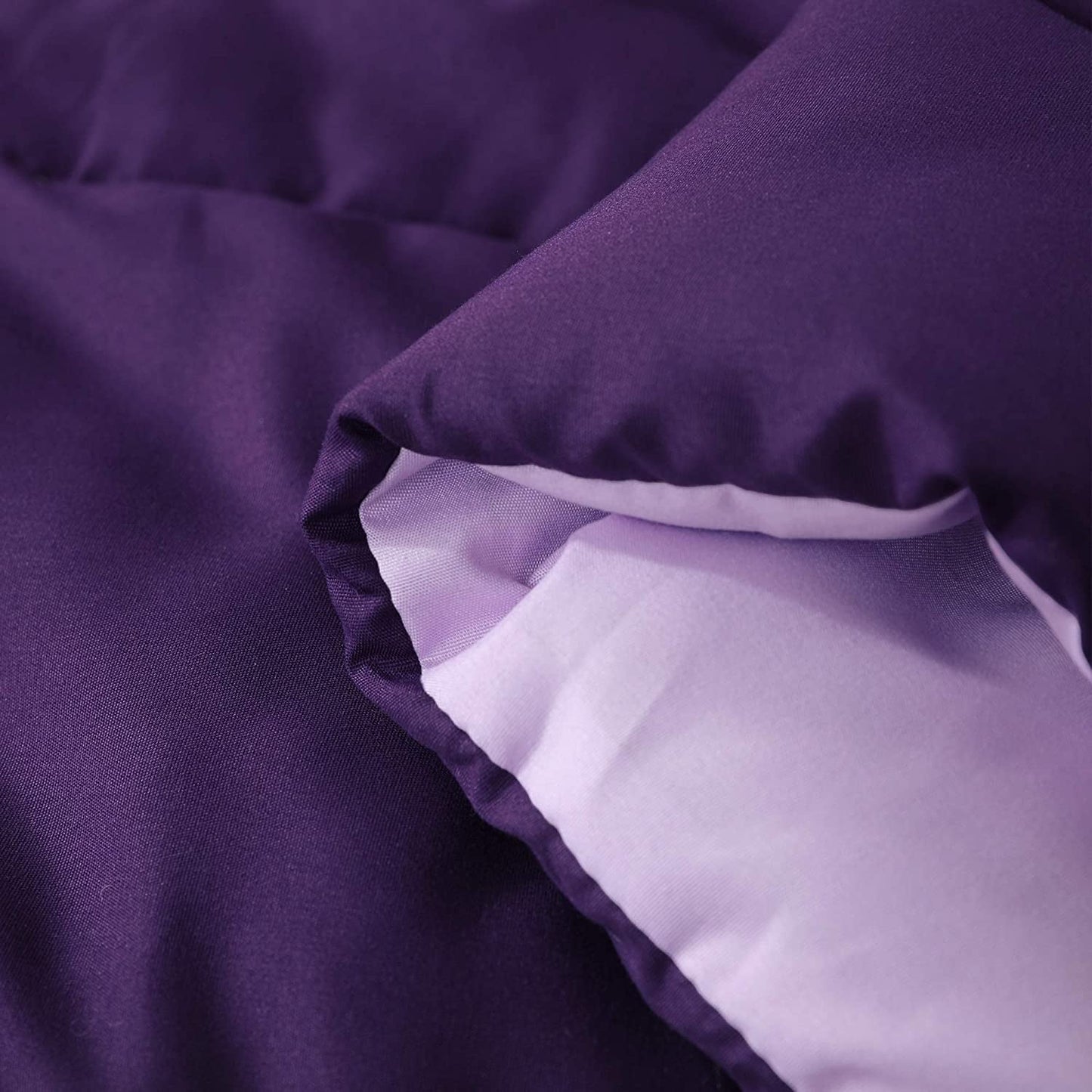 Exclusivo Mezcla Lightweight Reversible 3-Piece Comforter Set All Seasons, Down Alternative Comforter with 2 Pillow Shams, Queen Size, Deep Purple/ Lilac