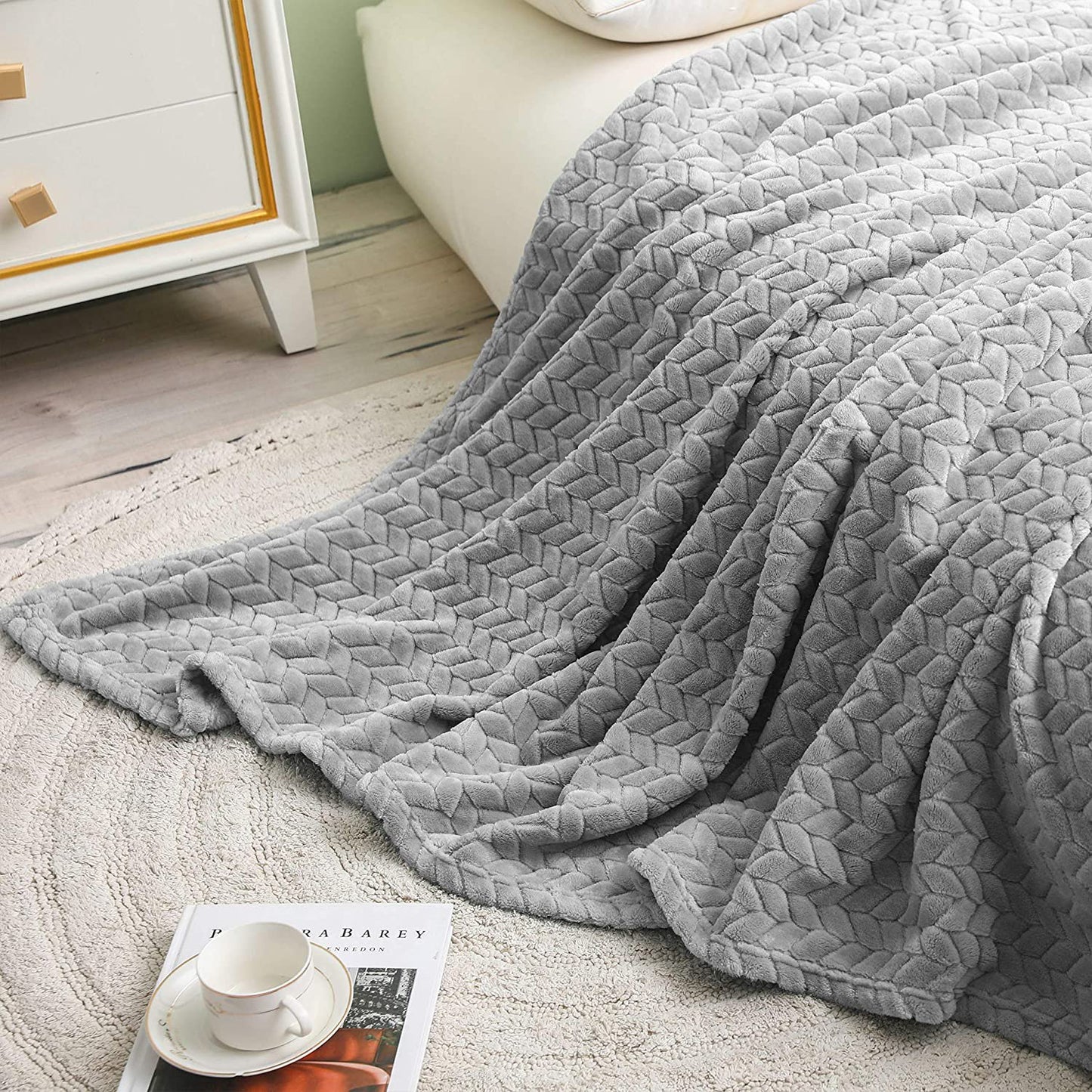 Exclusivo Mezcla Large Flannel Fleece Throw Blanket, Jacquard Weave Leaves Pattern (50" x 70", Light Gray) - Soft, Warm, Lightweight and Decorative